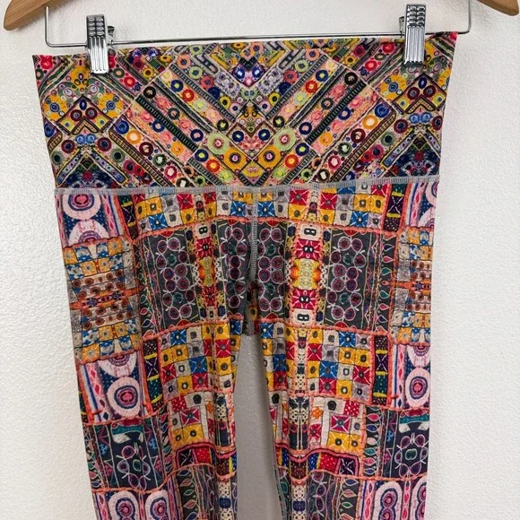 Niyama Sol Capri Leggings Medium Womens Multicolor Yoga Pattern Artsy Colorful - Picture 2 of 10